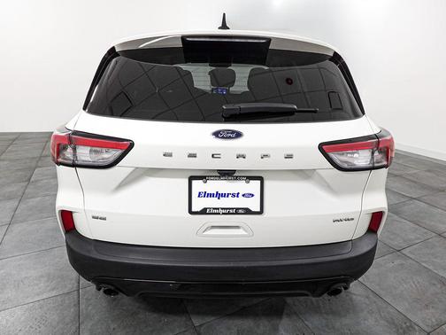 Star White Metallic Tri-Coat 2022 Ford Escape SE