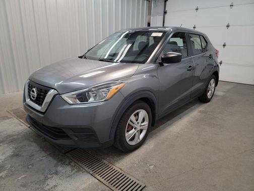 Gun Metallic 2020 Nissan Kicks S