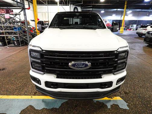 Star White Metallic Tri-Coat 2025 Ford F-250 Platinum