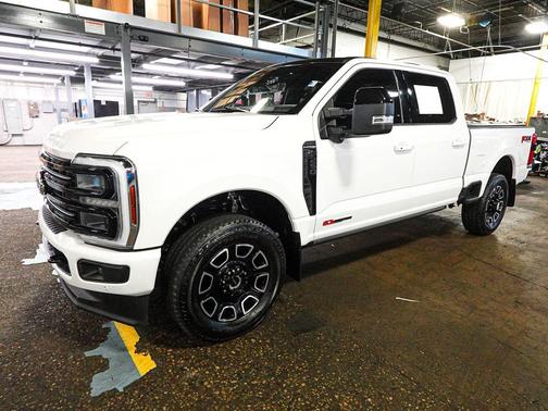 Star White Metallic Tri-Coat 2025 Ford F-250 Platinum