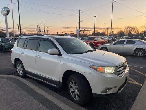Blizzard Pearl 2011 Toyota Highlander SE
