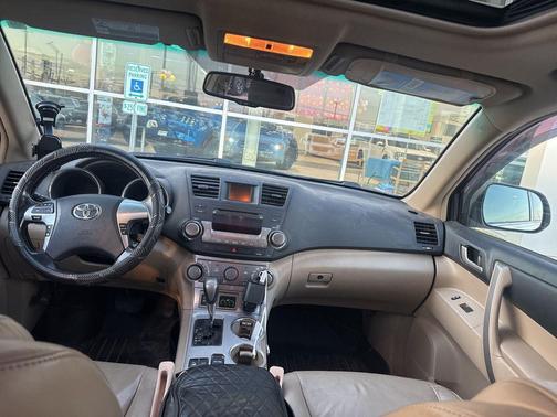 Blizzard Pearl 2011 Toyota Highlander SE