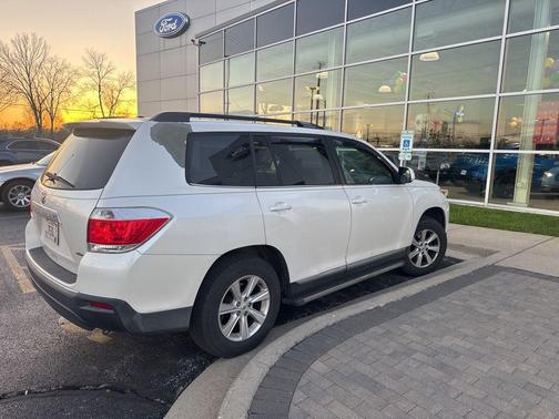 Blizzard Pearl 2011 Toyota Highlander SE