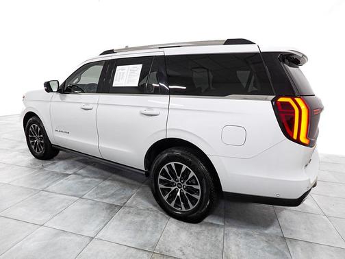 Oxford White 2025 Ford Expedition Platinum