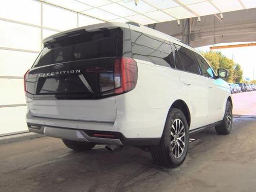 Oxford White 2025 Ford Expedition Platinum