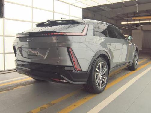 Argent Silver Metallic 2024 Cadillac LYRIQ Sport