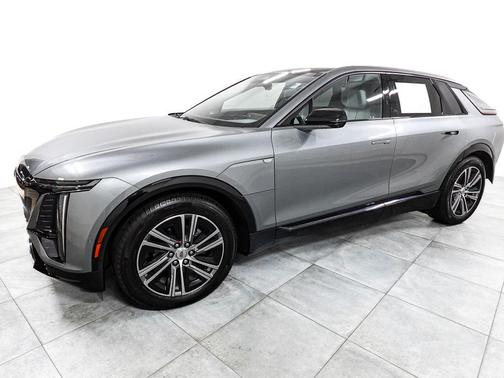 Argent Silver Metallic 2024 Cadillac LYRIQ Sport