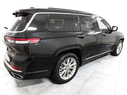 Diamond Black Crystal Pearlcoat 2021 Jeep Grand Cherokee L Summit