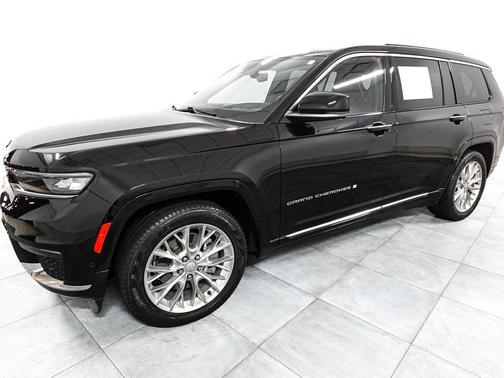Diamond Black Crystal Pearlcoat 2021 Jeep Grand Cherokee L Summit