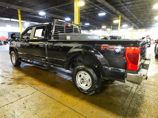 Agate Black Metallic 2022 Ford F-350 XL