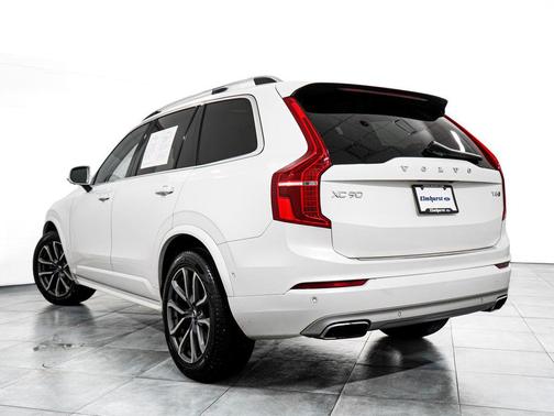 Ice White 2019 Volvo XC90 T6 Momentum