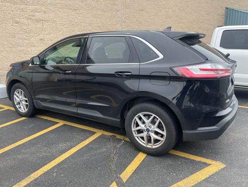 Black Metallic 2022 Ford Edge SEL