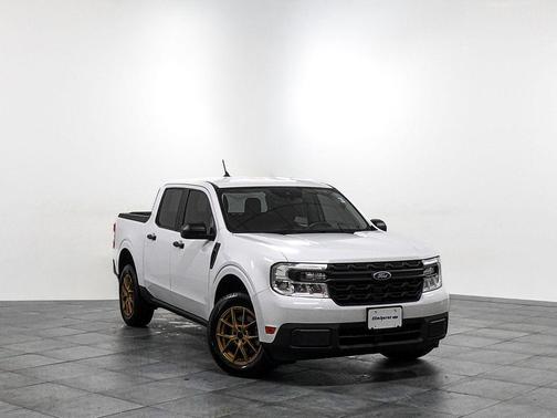Oxford White 2023 Ford Maverick XL