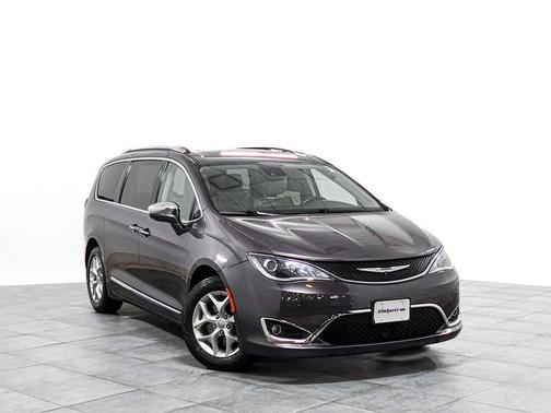 Granite Crystal Metallic Clearcoat 2019 Chrysler Pacifica Limited