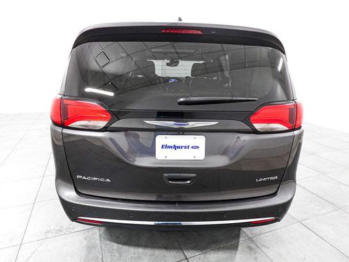 Granite Crystal Metallic Clearcoat 2019 Chrysler Pacifica Limited