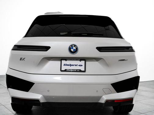 Mineral White Metallic 2023 BMW iX xDrive50