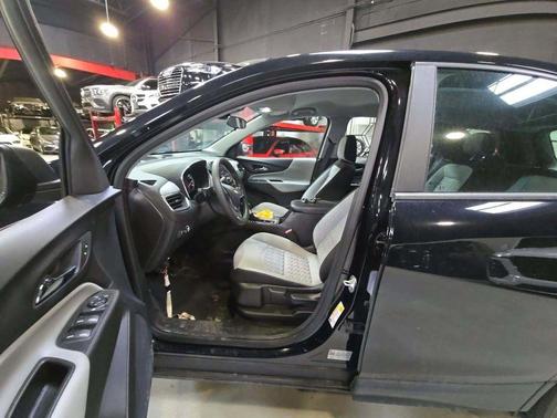 Mosaic Black Metallic 2024 Chevrolet Equinox LS