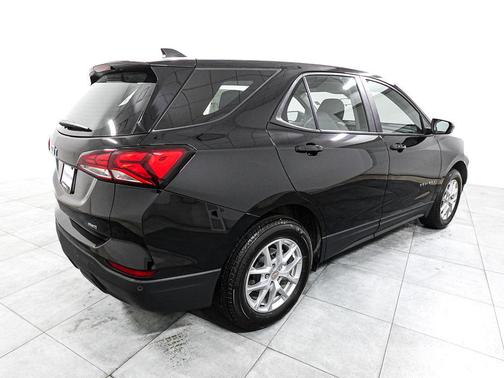 Mosaic Black Metallic 2024 Chevrolet Equinox LS