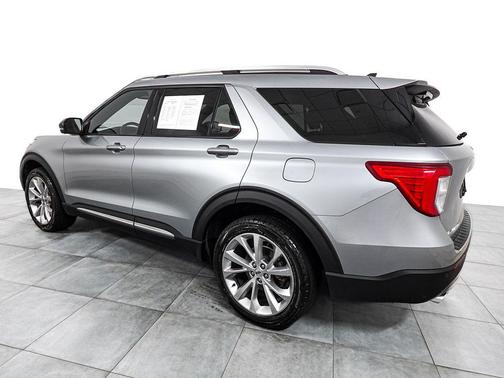 Iconic Silver Metallic 2023 Ford Explorer Platinum
