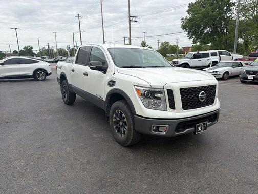 Pearl White Metallic 2017 Nissan Titan PRO-4X