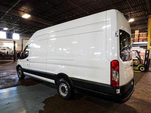 Oxford White 2023 Ford Transit-250 Base