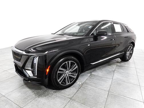 Stellar Black Metallic 2024 Cadillac LYRIQ Luxury