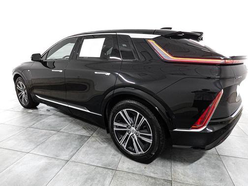 Stellar Black Metallic 2024 Cadillac LYRIQ Luxury
