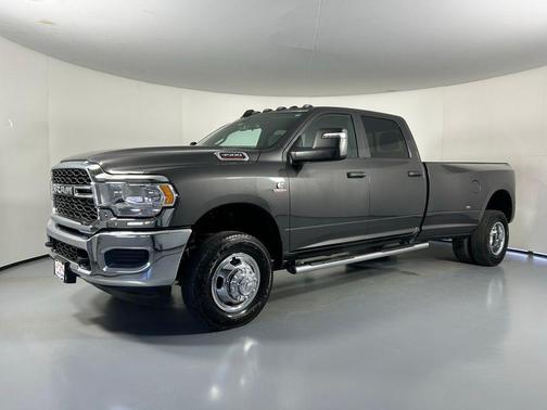 2024 RAM 3500 Tradesman Crew Cab 4x4 8' Box