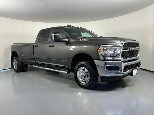2024 RAM 3500 Tradesman Crew Cab 4x4 8' Box
