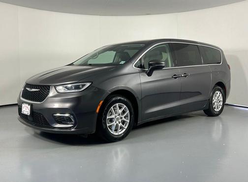Granite Crystal Metallic Clearcoat 2023 Chrysler Pacifica Touring L