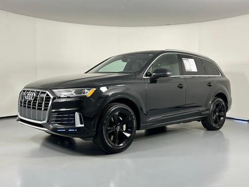2023 Audi Q7 45 Premium Plus