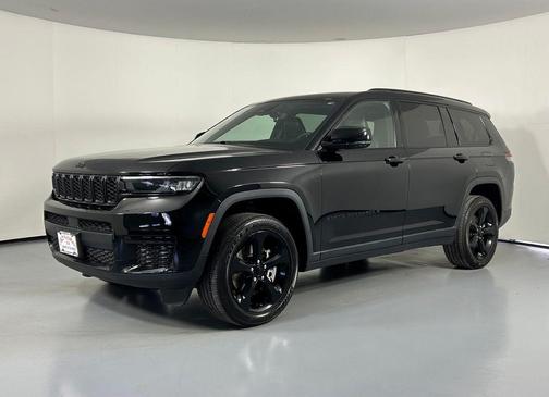 Diamond Black Crystal Pearlcoat 2023 Jeep Grand Cherokee L Altitude