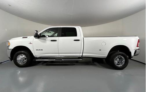 2024 RAM 3500 Big Horn Crew Cab 4x4 8' Box