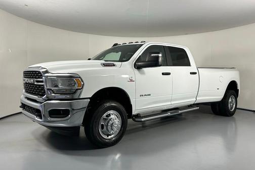 2024 RAM 3500 Big Horn Crew Cab 4x4 8' Box