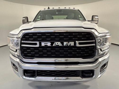 2024 RAM 3500 Big Horn Crew Cab 4x4 8' Box