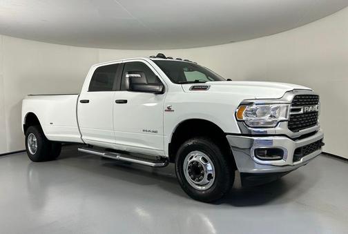 2024 RAM 3500 Big Horn Crew Cab 4x4 8' Box
