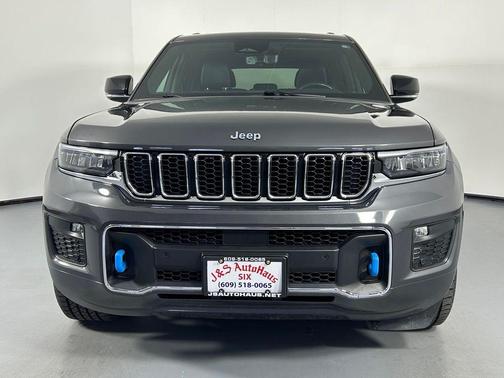 Baltic Gray Metallic Clearcoat 2023 Jeep Grand Cherokee 4xe Overland