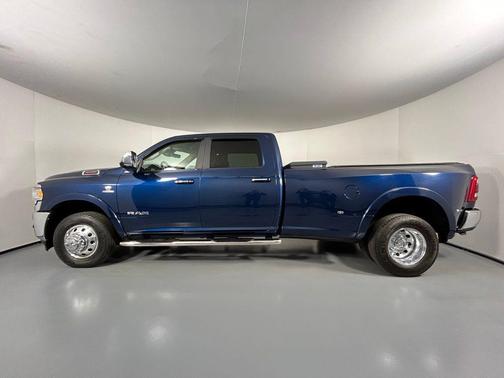 2022 RAM 3500 Laramie Crew Cab 4x2 8' Box