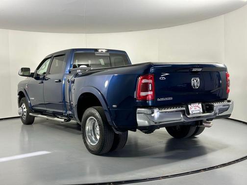 2022 RAM 3500 Laramie Crew Cab 4x2 8' Box