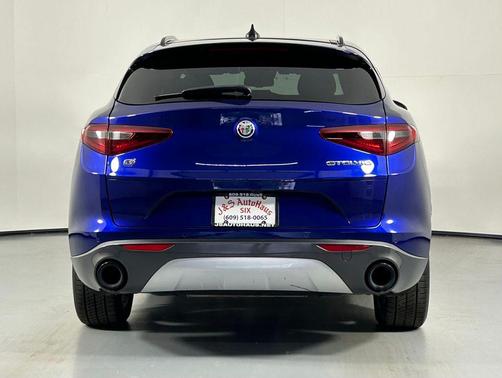 Anodized Blue Metallic 2022 Alfa Romeo Stelvio Ti