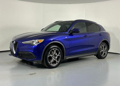 Anodized Blue Metallic 2022 Alfa Romeo Stelvio Ti