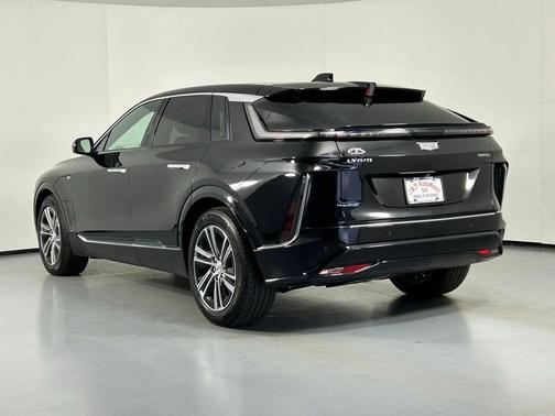 Stellar Black Metallic 2024 Cadillac LYRIQ Luxury