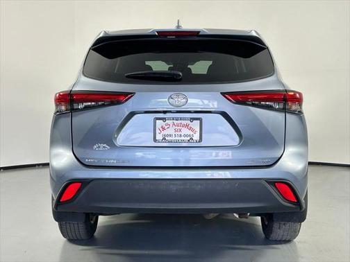 2020 Toyota Highlander LE