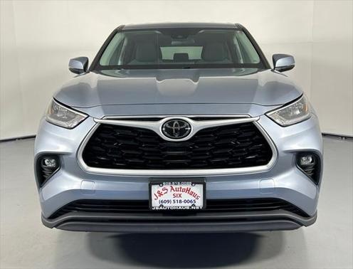 2020 Toyota Highlander LE