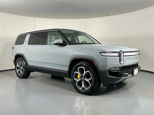 2023 Rivian R1S Adventure