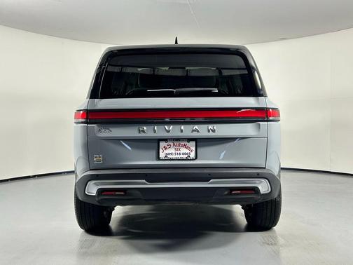 2023 Rivian R1S Adventure