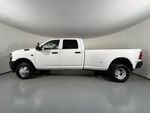 2024 RAM 3500 Tradesman Crew Cab 4x4 8' Box