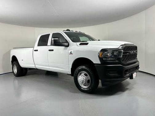 2024 RAM 3500 Tradesman Crew Cab 4x4 8' Box