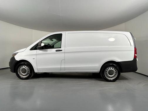 2017 Mercedes-Benz Metris Base