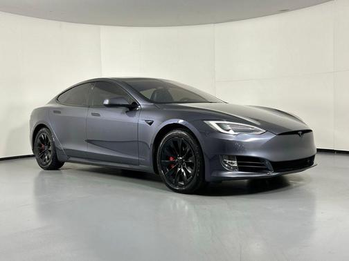 2020 Tesla Model S Performance